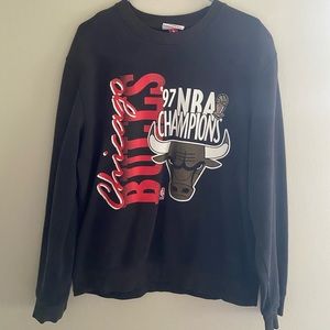 Mens Mitchell and Ness Chicago Bulls limited crewneck